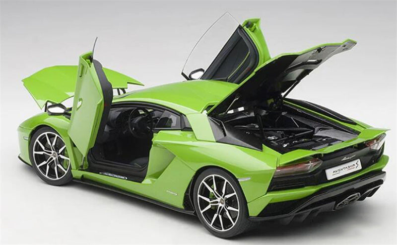 AUTOART Lamborghini AVENTADOR S 2017 Car Green 1:18 ABS CAR