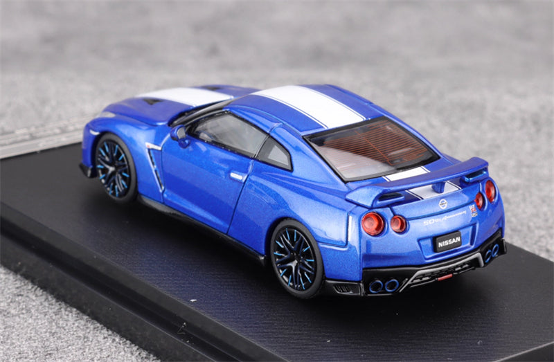 MOTORHELIX Nissan GT-R R35 50th Anniversary Edition Blue Limited Edition 999PCS ONLY 1:64 Car Pre-built Model view4
