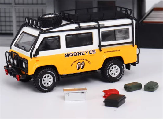 Master Land Rover Defender Van MOONEYES Painting with accessories 1:64 Car Pre-built Airliner Model Display view1