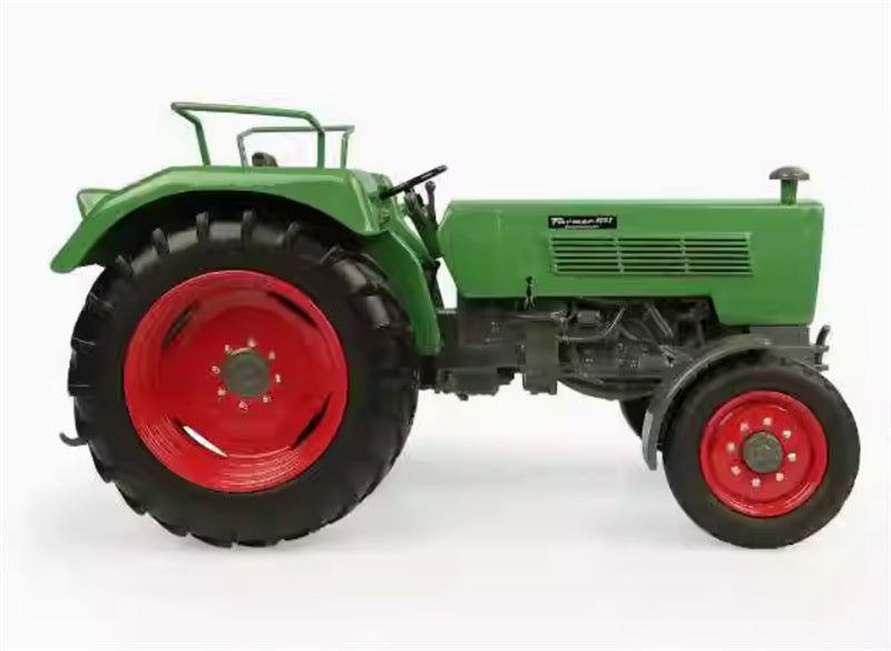 Universal Hobbies Fendt Farmer 105S-2WD tractor Green 1:32 Truck Pre-built Model