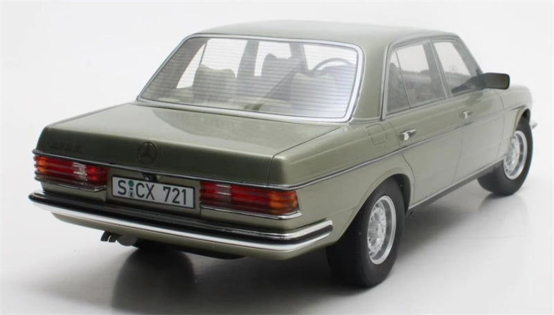 CULT Mercedes Benz 280E W123 1976 1:18 Car Pre-built Model