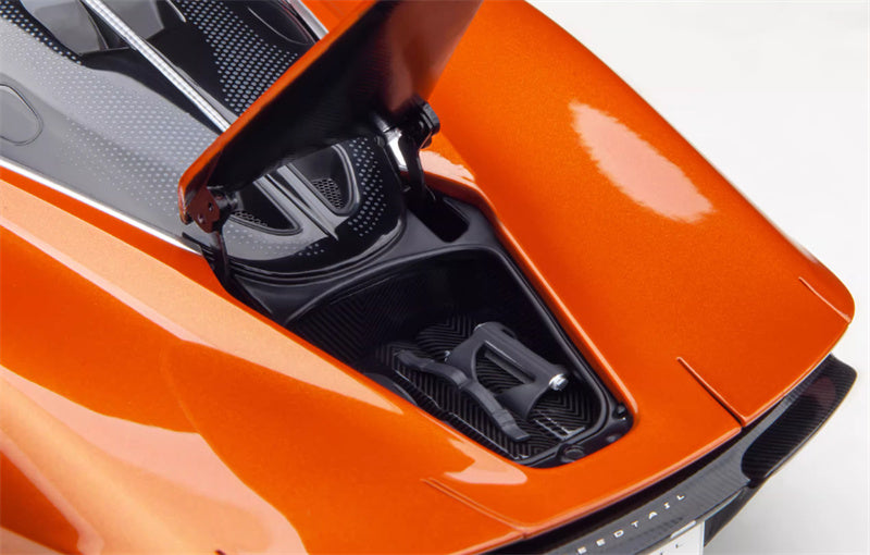 AUTOART McLaren Speedtail supercar orange 1:18 Car Pre-built Model view12