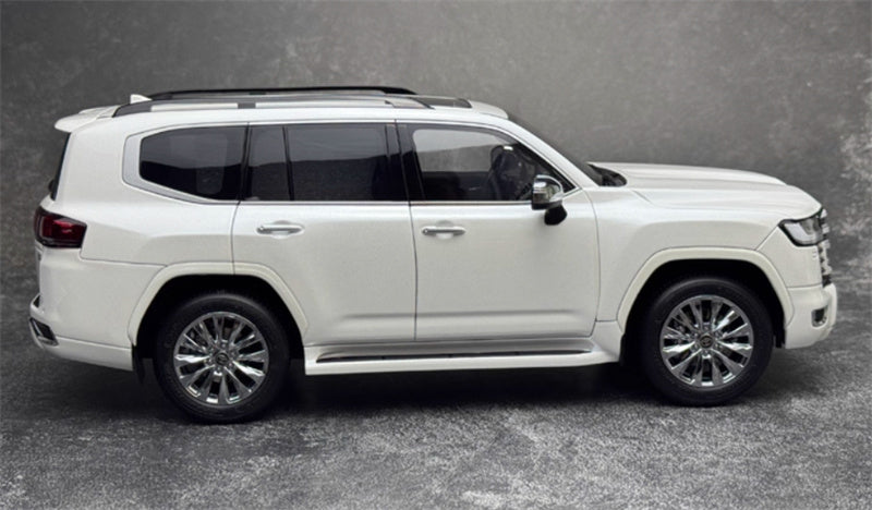 LCD-MODELS Toyota Land Cruiser LC300 ZX SUV white 1:18 Car Pre-built Model view6