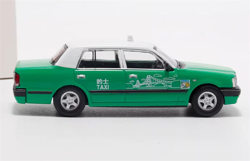 LMLF MODEL Toyota Crown Comfort Hong Kong New Territories Taxi Green 1:64 Car Pre-built Model view3