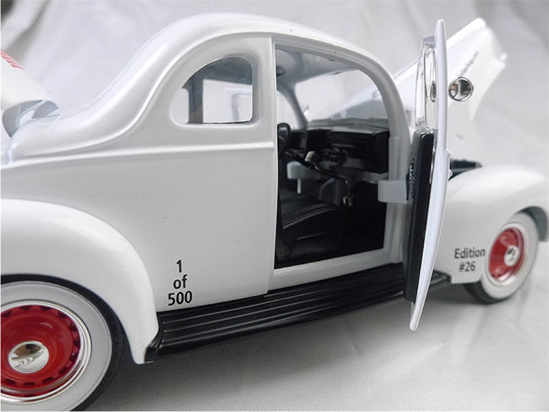 SpecCast Farber Bag 1940d Vintage Car white Limited Edition 500PCS ONLY 1:25 Car Pre-built Model