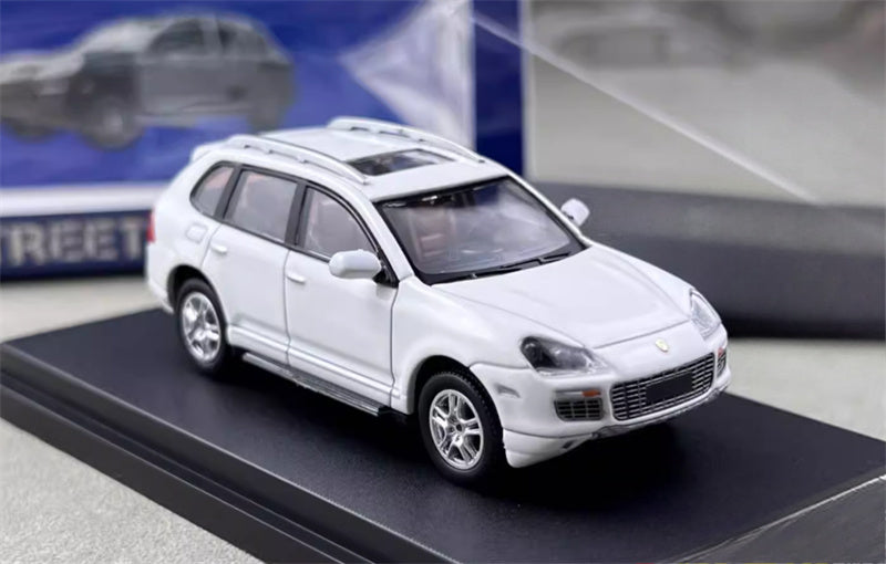 SW Porsche Cayenne Turbo S White Limited Edition 499PCS ONLY 1:64 car Pre-built Model view3