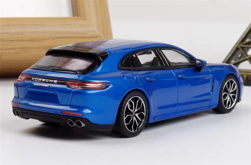 Liberty 64 Porsche Panamera Turbo S Blue w/ Figure and wheels 1:64 Car Pre-built Airliner Model Display view4