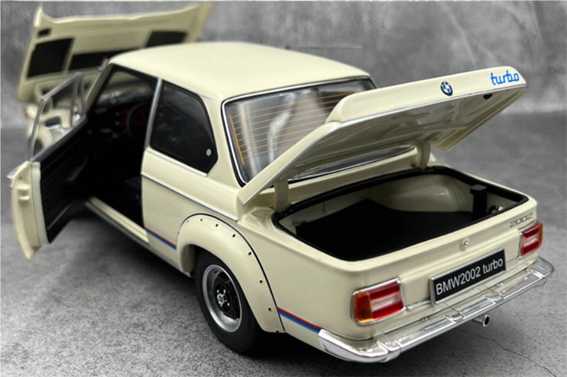 Kyosho Bmw 2002 Turbo White 1:18 Car Pre-built Model view5