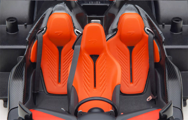 AUTOART McLaren Speedtail supercar orange 1:18 Car Pre-built Model view3