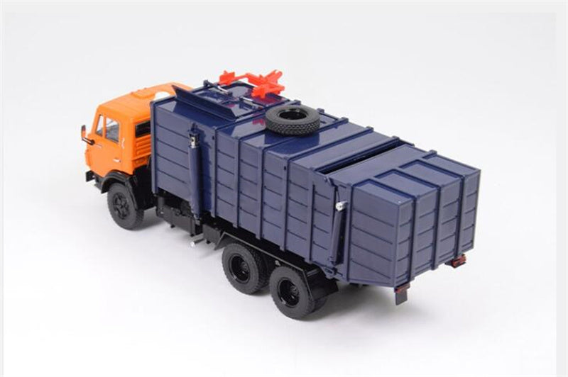 StartScaleModels Russian municipal sanitation self loading Garbage truck KO-415A (53213) 1/43 Truck Pre-built Model