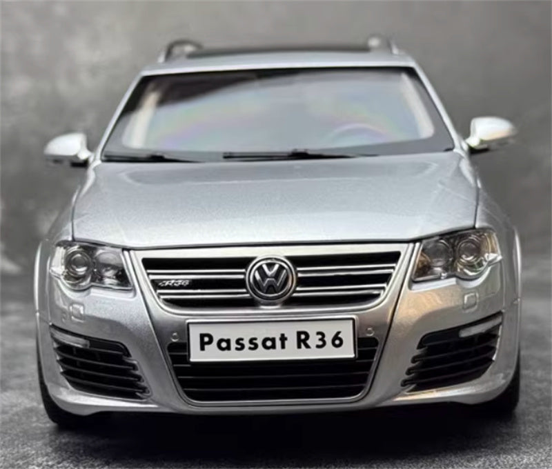 NZG Volkswagen VW Passat Estate R36 Classic ceramic jar Car REFLECTIVE SILVER with pedal Limited Edition 199PCS ONLY 1:18 Car Pre-built Model view10