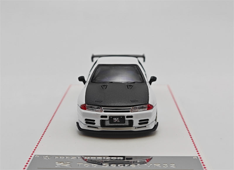 Focal Horizon Nissan Skyline GT-R R32 White Black Cover Limited Edition 699PCS ONLY 1:64 Car Pre-built Model view3