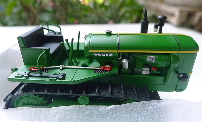 Schuco Deutz 60 PS Kettentraktor Green Limited Edition 500PCS ONLY 1:32 Truck Pre-built Model