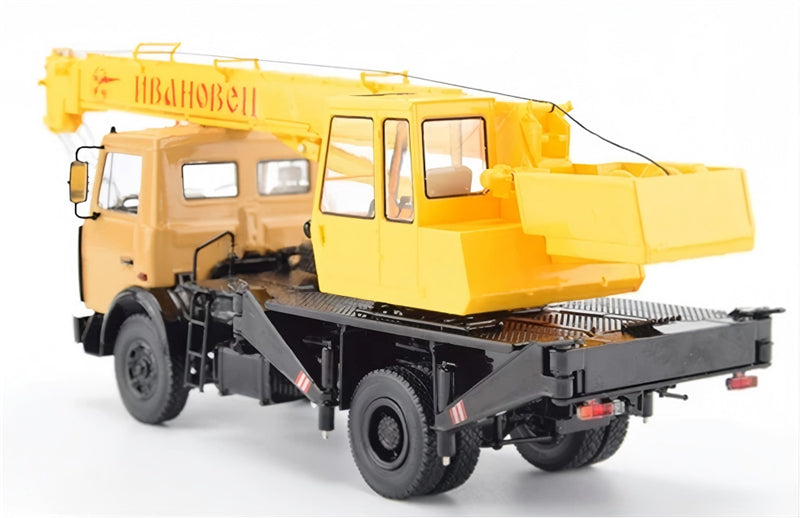 1:43 MAZ KS‑3577(5334) StartScaleModels ABS Model
