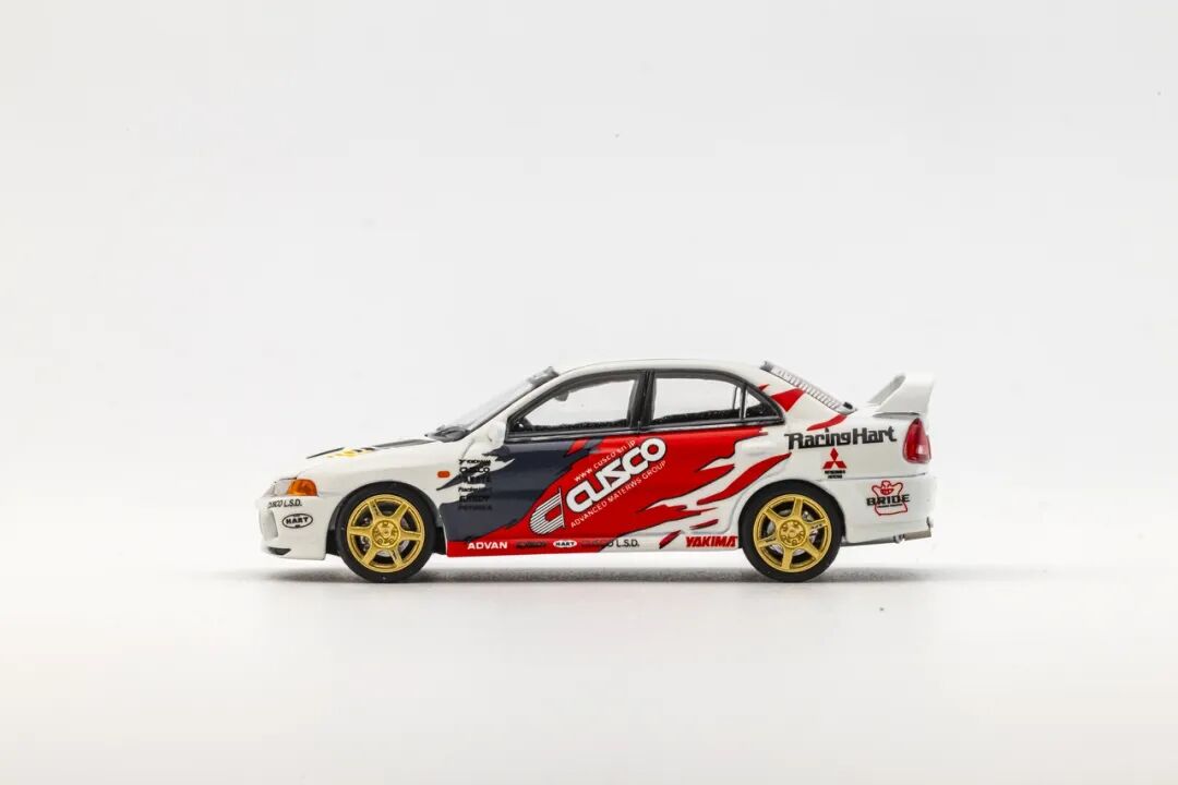 MOTORHELIX 1:64 Mitsubishi Lancer Evolution IV GSR Cusco diecast Model
