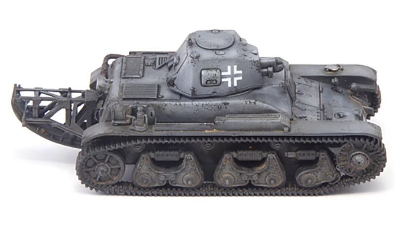S-MODEL WWII German 35R731 (f) 35R731 tank 1:72 Tank Pre-built Model