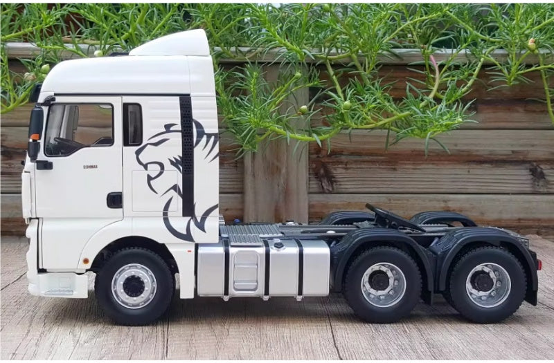 Sinotruk Sitrak C9HH tractor overseas version white 1:24 Truck Pre-built Airliner Model Display view5