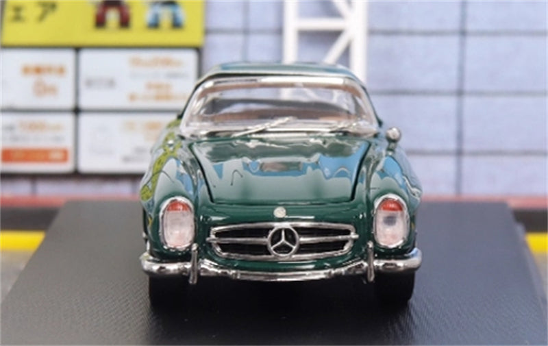 1:64 Mercedes Benz 300SL British Green GFCC DIECAST Limited Edition 499pcs ONLY Model