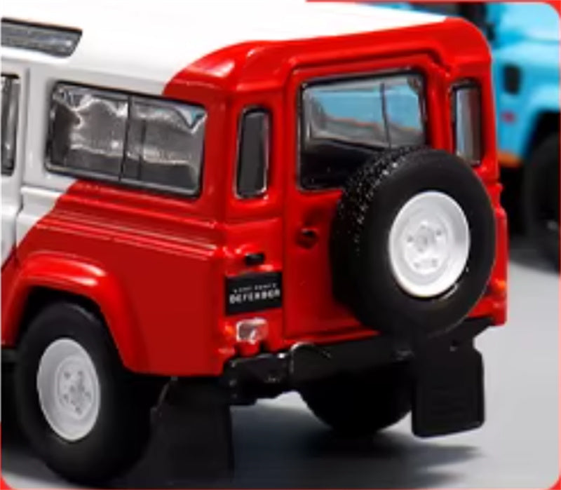 Master Land Rover Defender 110 Marlboro Painting Regular Edition 1:64 Car Pre-built Airliner Model Display view4