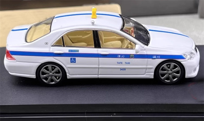 ZOOM Toyota Crown 12th generation Athlete GRS184 White taxi 1:64 Car Pre-built Model view4