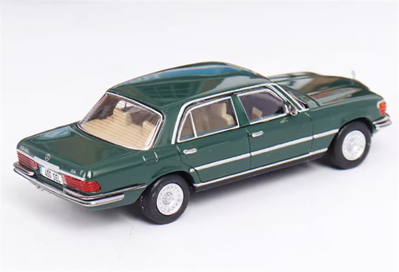 Max well Mercedes Benz S-Class 450SEL W116 metallic green 1:64 Car Pre-built Airliner Model Display view4