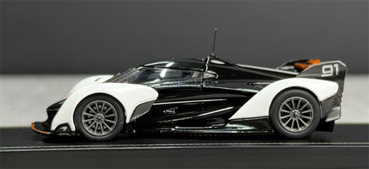 1:64 Mclaren Solus GT Black/white dual tone CM-MODEL DIECAST Civil Car Model