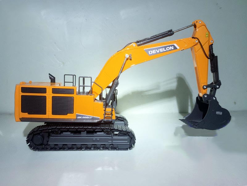 1:50   DX 800LC Develon   Diecast Model