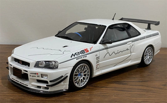 1:18 Nissan GTR BNR34 White OTTO Resin Car Model view1