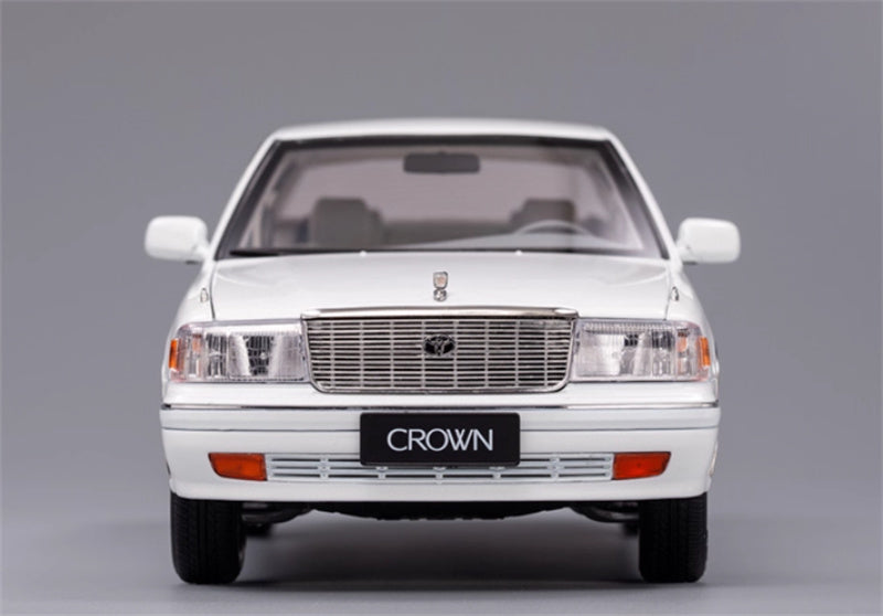 KengFai Toyota Crown 155 white 1:18 Car Pre-built Model view9