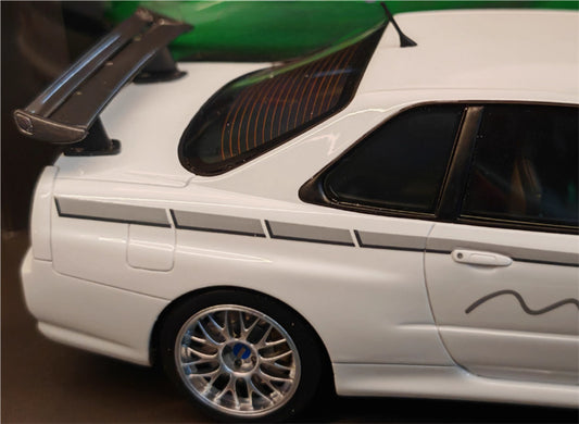 1:18 Nissan GTR BNR34 White OTTO Resin Car Model view2
