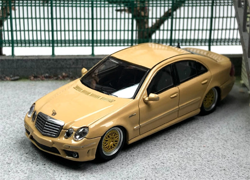 MK MODEL Mercedes AMG E63 W211 Desert Yellow Low lying Edition 1:64 Car Pre-built Model view1