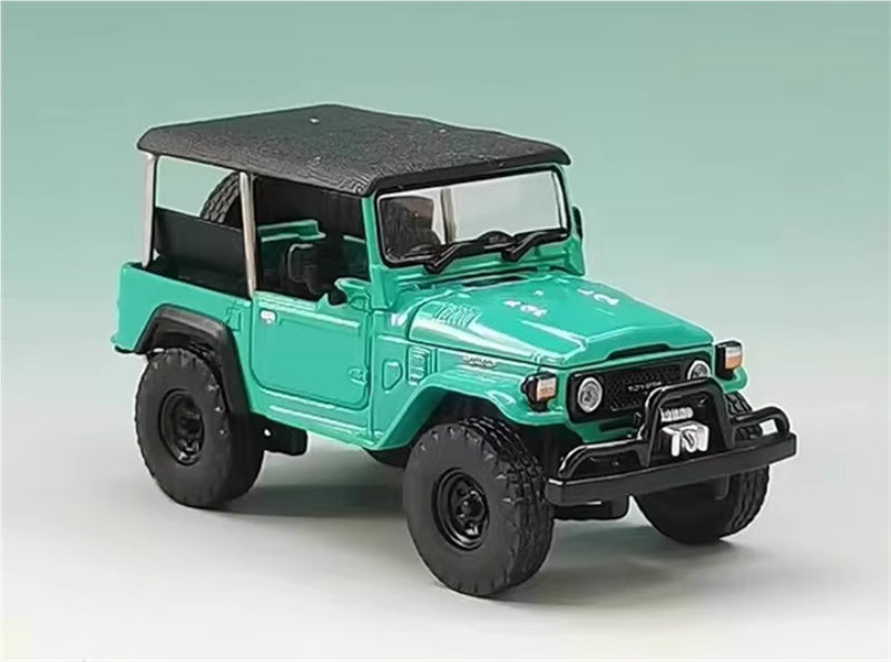 Rhino Model Toyota FJ40 Land Cruiser J40/LC40 green 1:64 Truck Pre-built Model view1