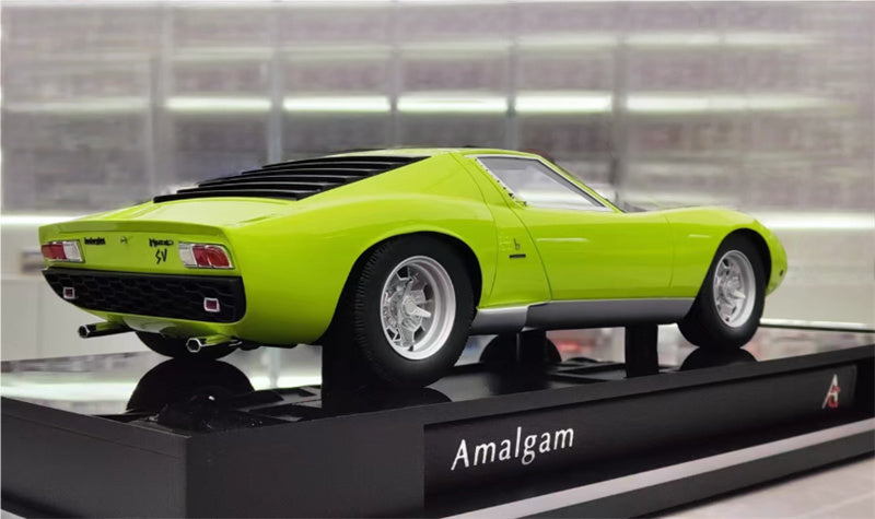 AMALGAM Lamborghini Miura P400 SV green 1:18 Car Pre-built Model view2