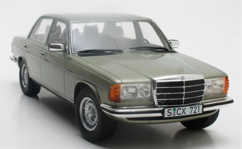 CULT Mercedes Benz 280E W123 1976 1:18 Car Pre-built Model