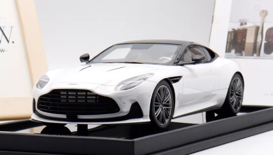 1:18 Aston Martin DB12  Moonlight White  MOTORHELIX Coupe‌ LTD 99PCS ONLY Resin car Model