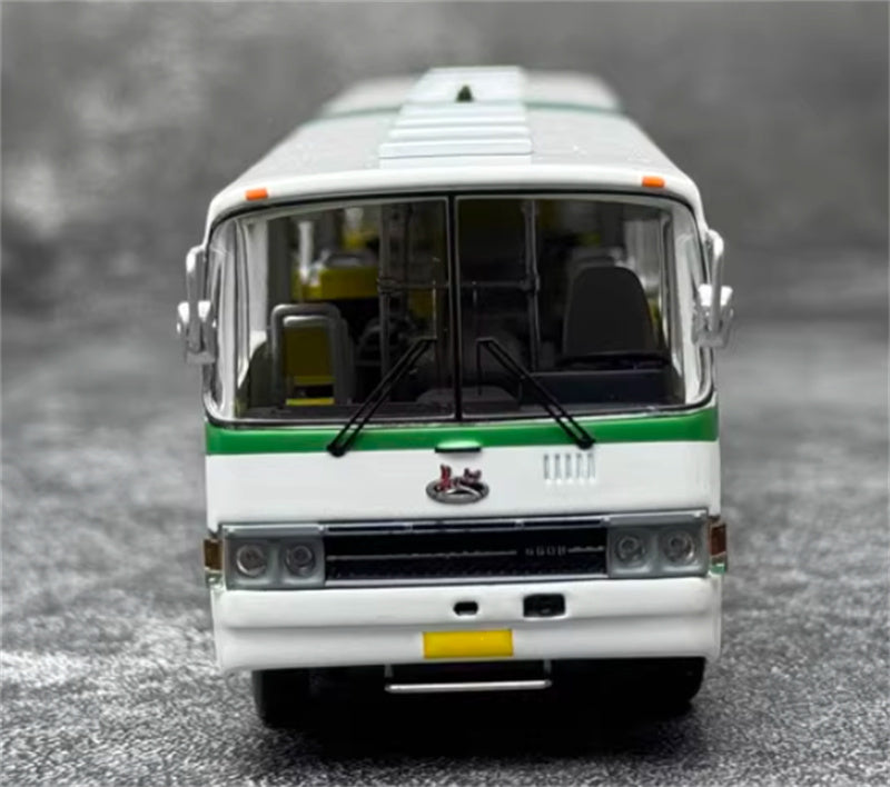 YAN BI DA Yangtze River CJ660B articulated bus greenish white 1:64 Car Pre-built Model view6