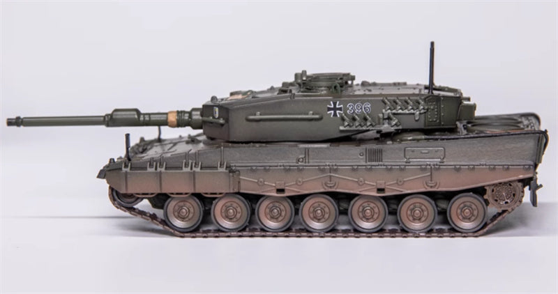 PANZERKAMPF German LEOPARD 2A4 BATTLE TANK Pure green coating 1:72 Tank Pre-built Model
