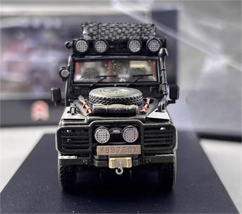 SW Land Rover Defender 110 Silver Grey Muddy Edition 1:64 car Pre-built Model view6