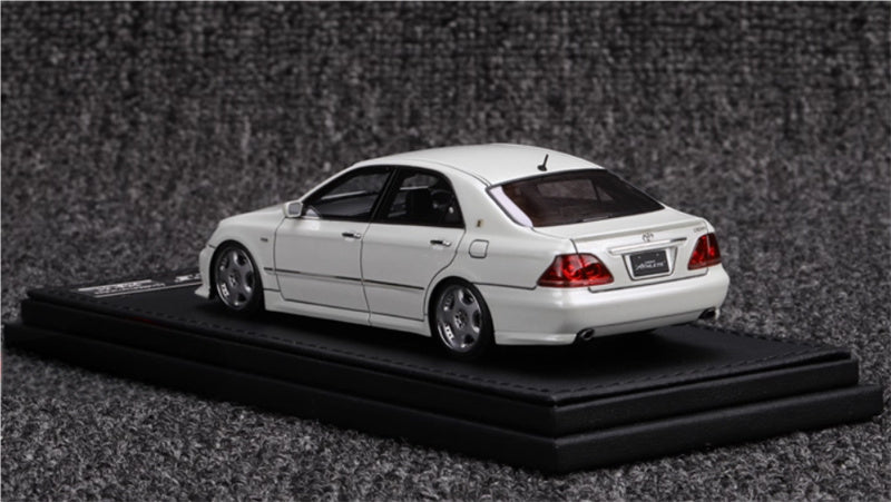 IGNITION MODEL Toyota Crown GRS180 3.5 Athlete with OZ Wheel 1:43 Model view2