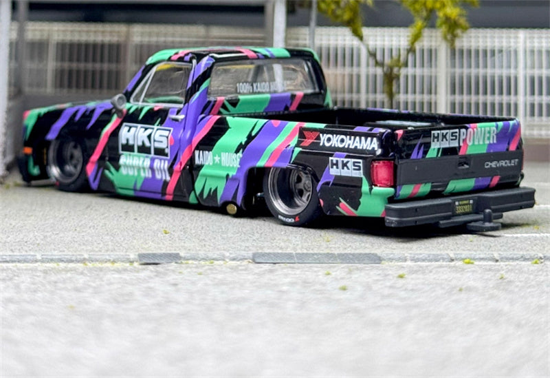 KaidoHouse x MiniGT Chevrolet Silverado Kaido HKS V1 pickup truck color box packaging 1:64 Truck Pre-built Model view3