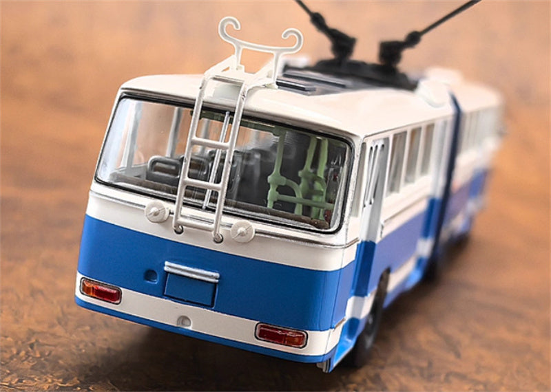 AUTO-GLIMPSE Shanghai Bus SK561 articulated trolley bus sky blue 1:64 Bus Pre-built Model view10