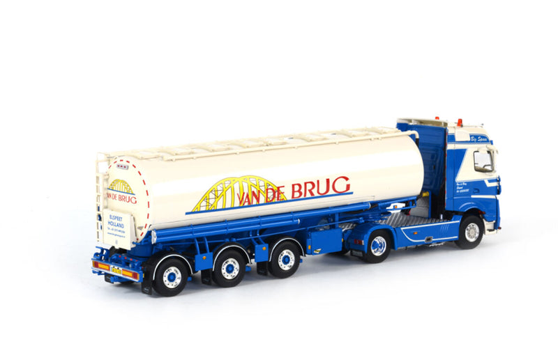 WSI MP4 Bigspace 4x2 age trailer Welgro (3 as) Van de Brug 1:50 Truck Pre-built Model