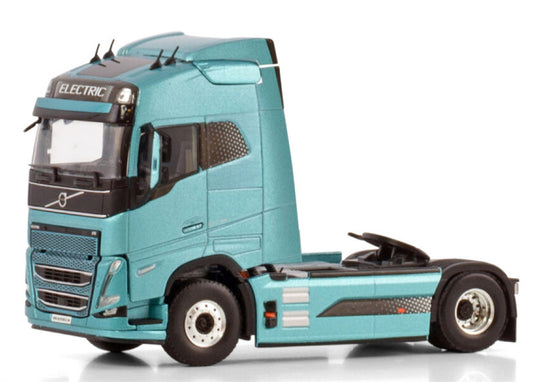 WSI VOLVO FH5 GLOBETROTTER ELECTRIC 4X2 Premium Line 1:50 Truck Pre-built Model