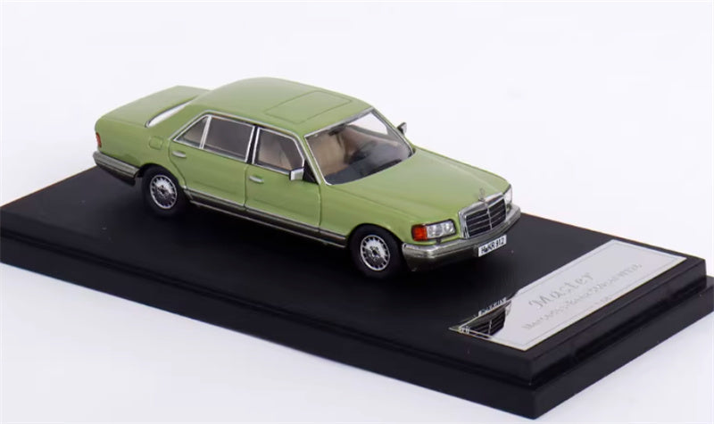 Master Mercedes Benz 560SEL W126 Metal green regular version 1:64 Car Pre-built Airliner Model Display view1