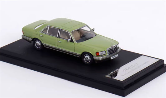 Master Mercedes Benz 560SEL W126 Metal green regular version 1:64 Car Pre-built Airliner Model Display view1