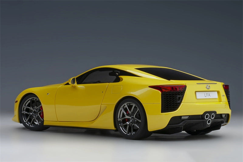 AUTOART LEXUS LFA Car yellow 1:18 DIECAST CAR