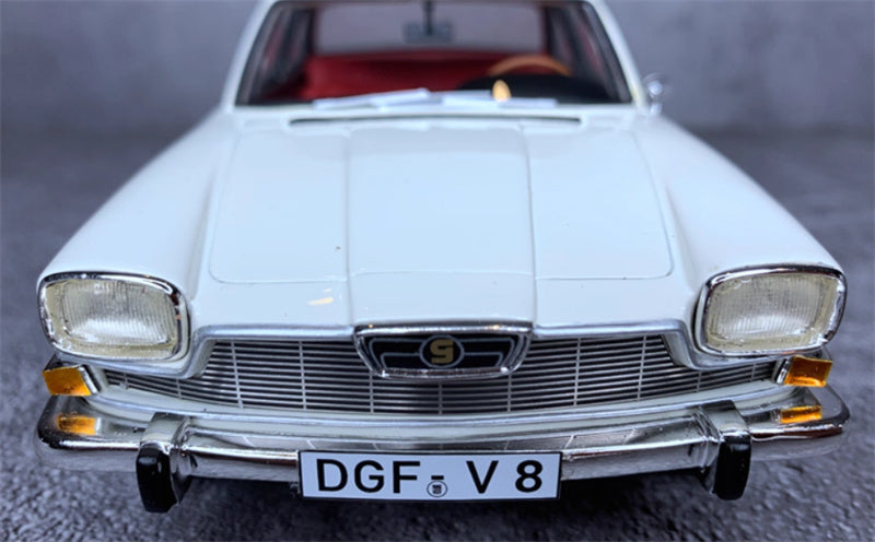 Schuco Glas 2600 V8 Glaserati White 1:18 Car Pre-built Model view5