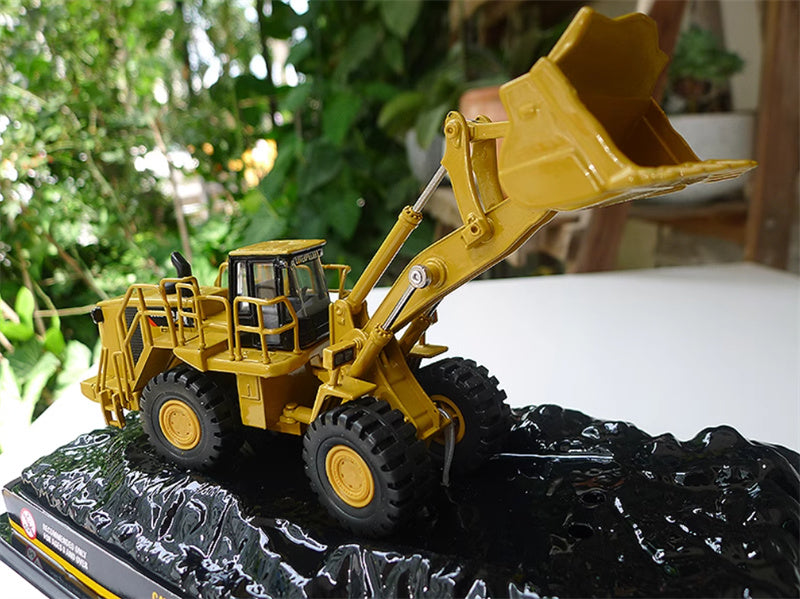 Norscot cat 988H Wheel Loader yellow 1:64 Truck Pre-built Model