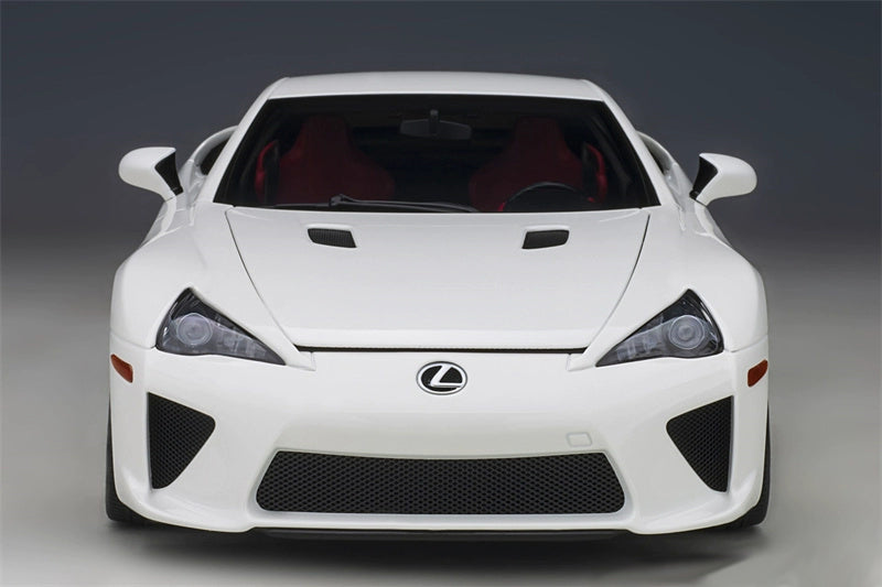 AUTOART LEXUS LFA Car white 1:18 DIECAST car