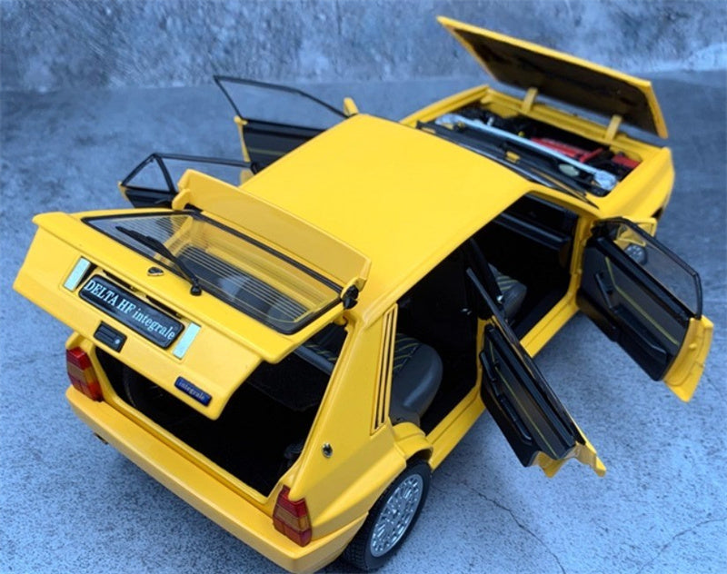 Kyosho LANCIA Delta HF Integrale 1992 Yellow 1:18 Car Pre-built Model view5